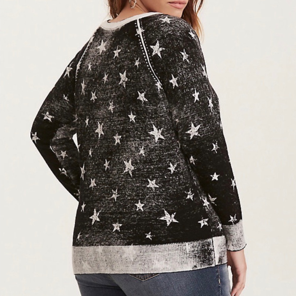 TORRID STAR PRINT RAGLAN CUT OUT SWEATER - Picture 2 of 9